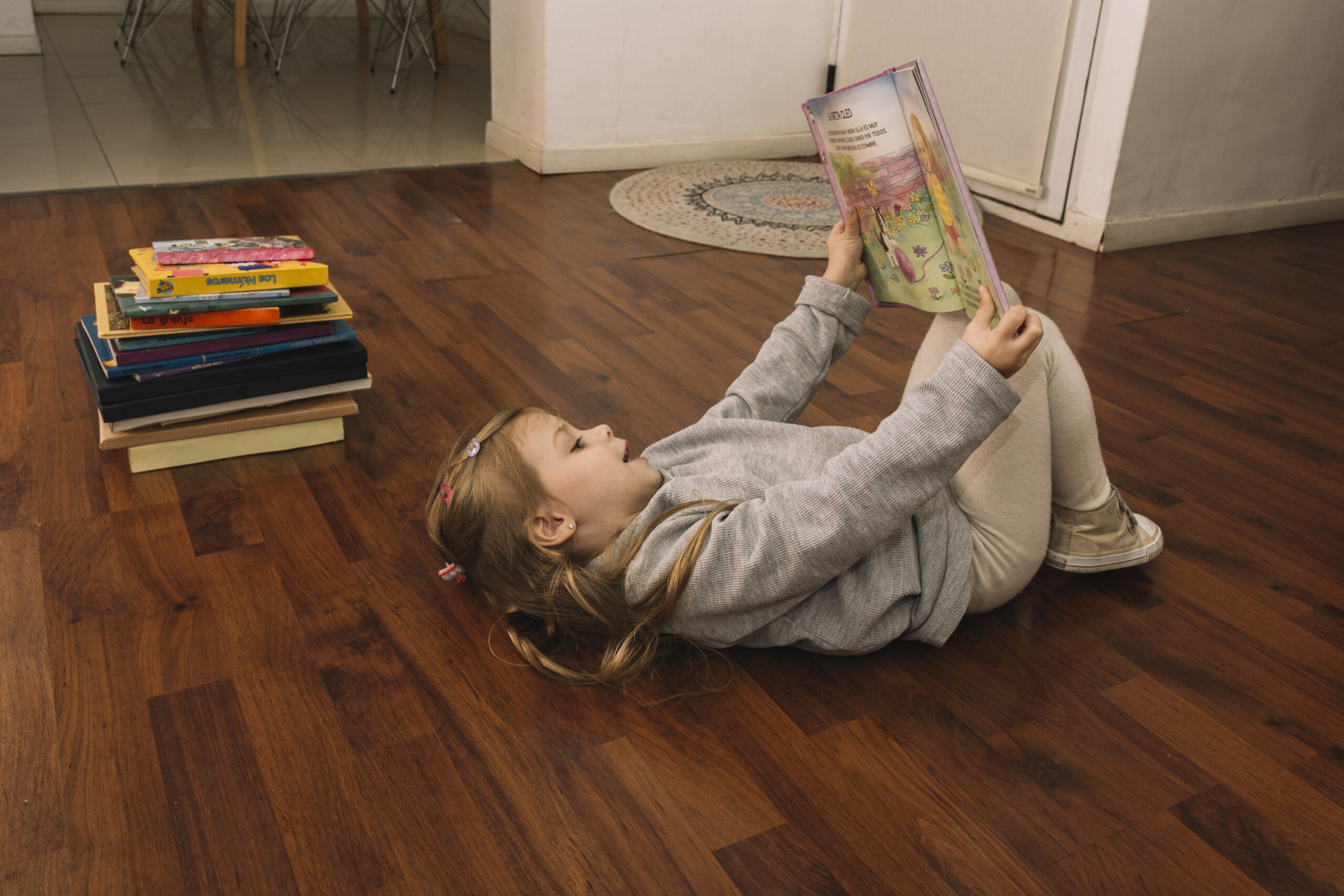 Read more about the article Choosing the Best Flooring Tile for Pet and Kid-Friendly Homes: How CJ Buildware Helps Customers